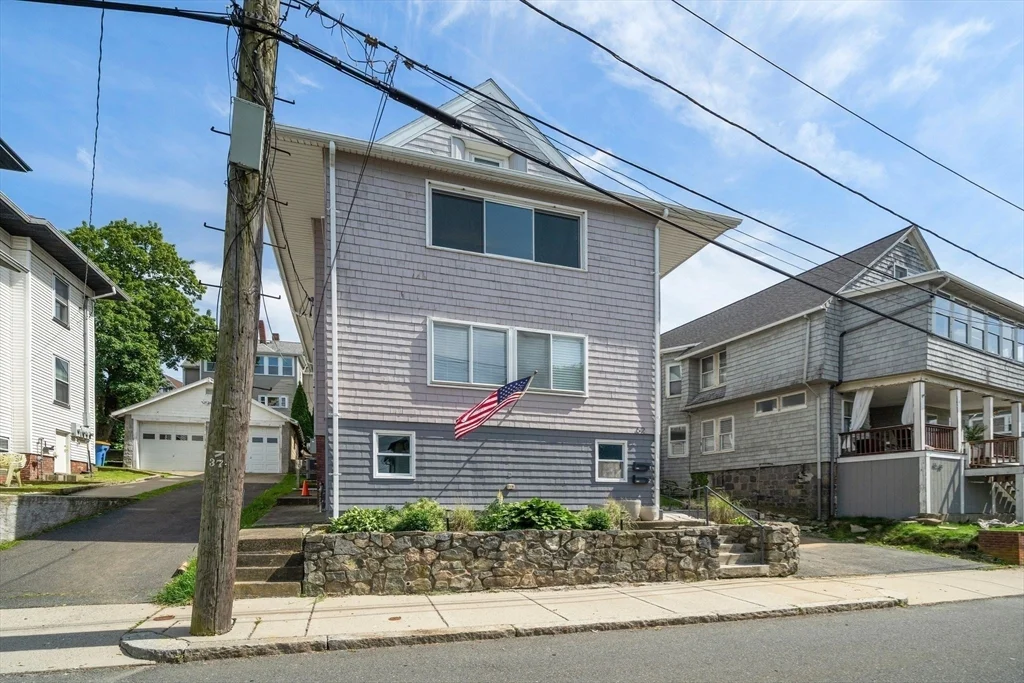 62 Park Ave, Winthrop