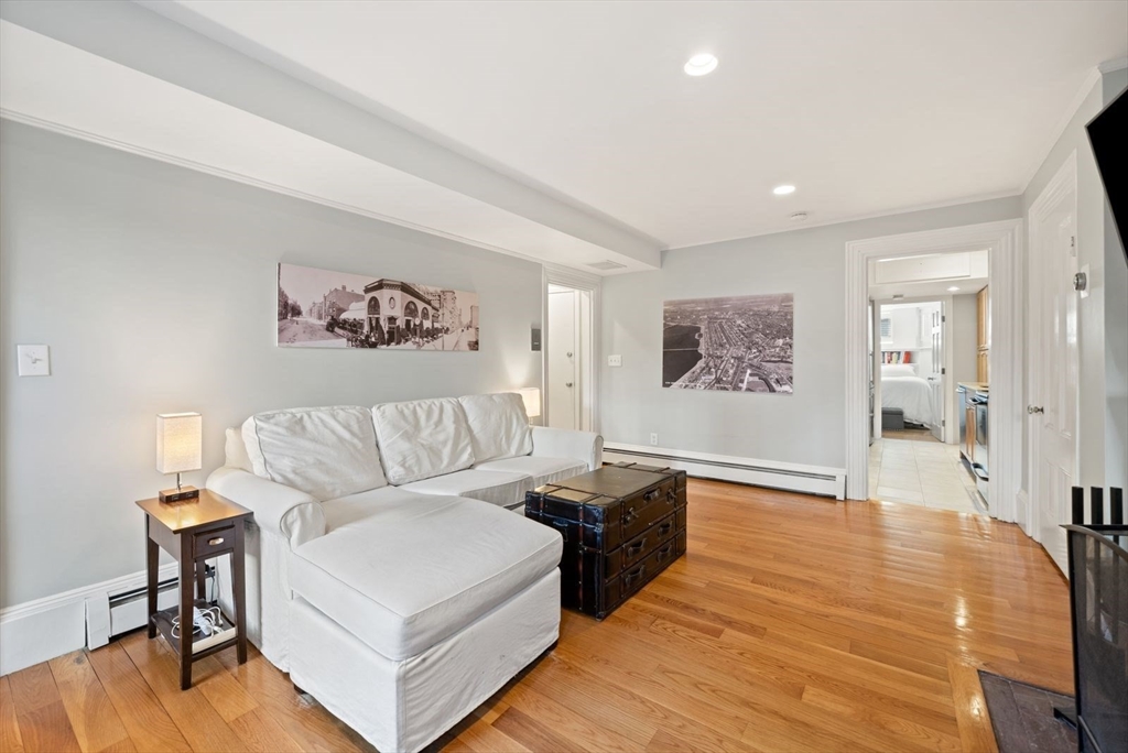 351 Marlborough St, Back Bay