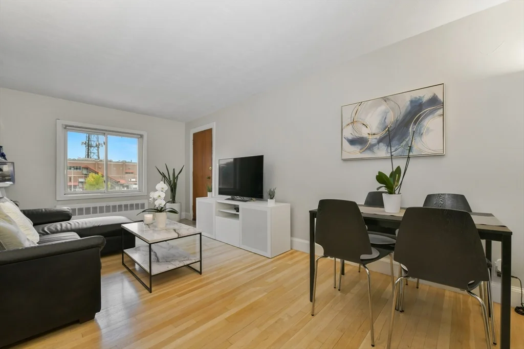 4635 Washington St, Roslindale