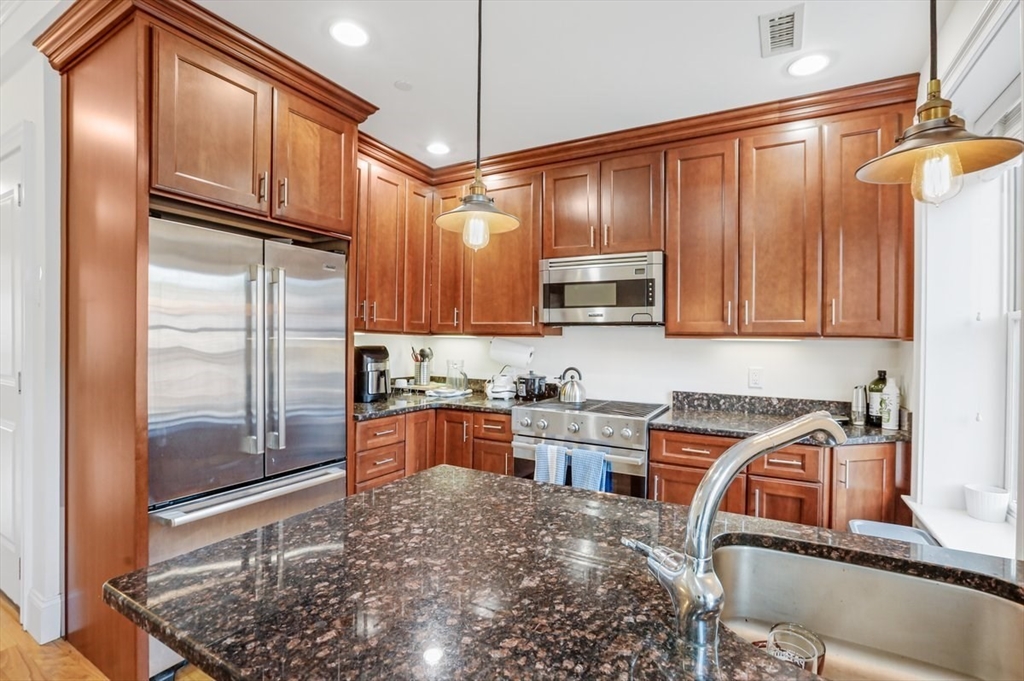 668 Massachusetts Ave, South End