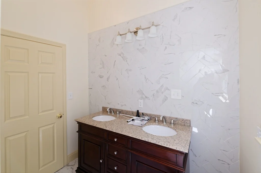 48 Westbrook Rd, Northborough