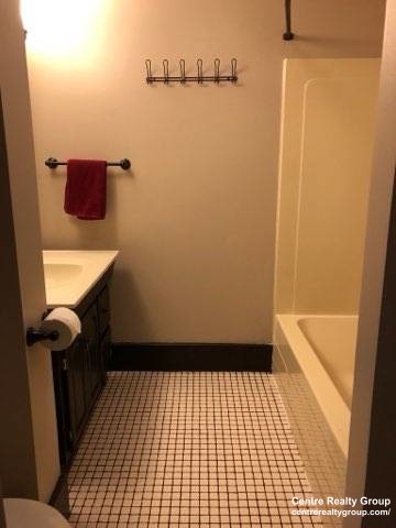 11 Beecher Ter, Newton Center