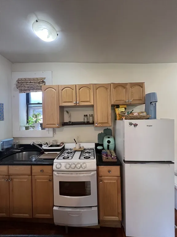 65 Burbank St, Fenway