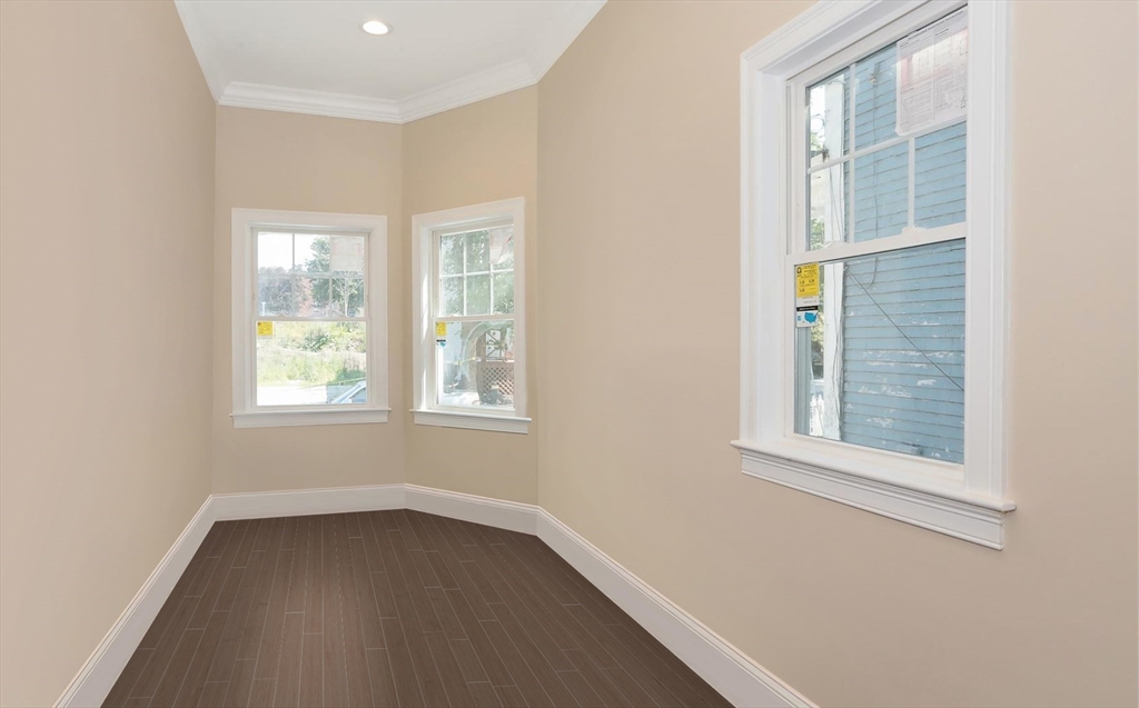 47 Alpine St, Roxbury