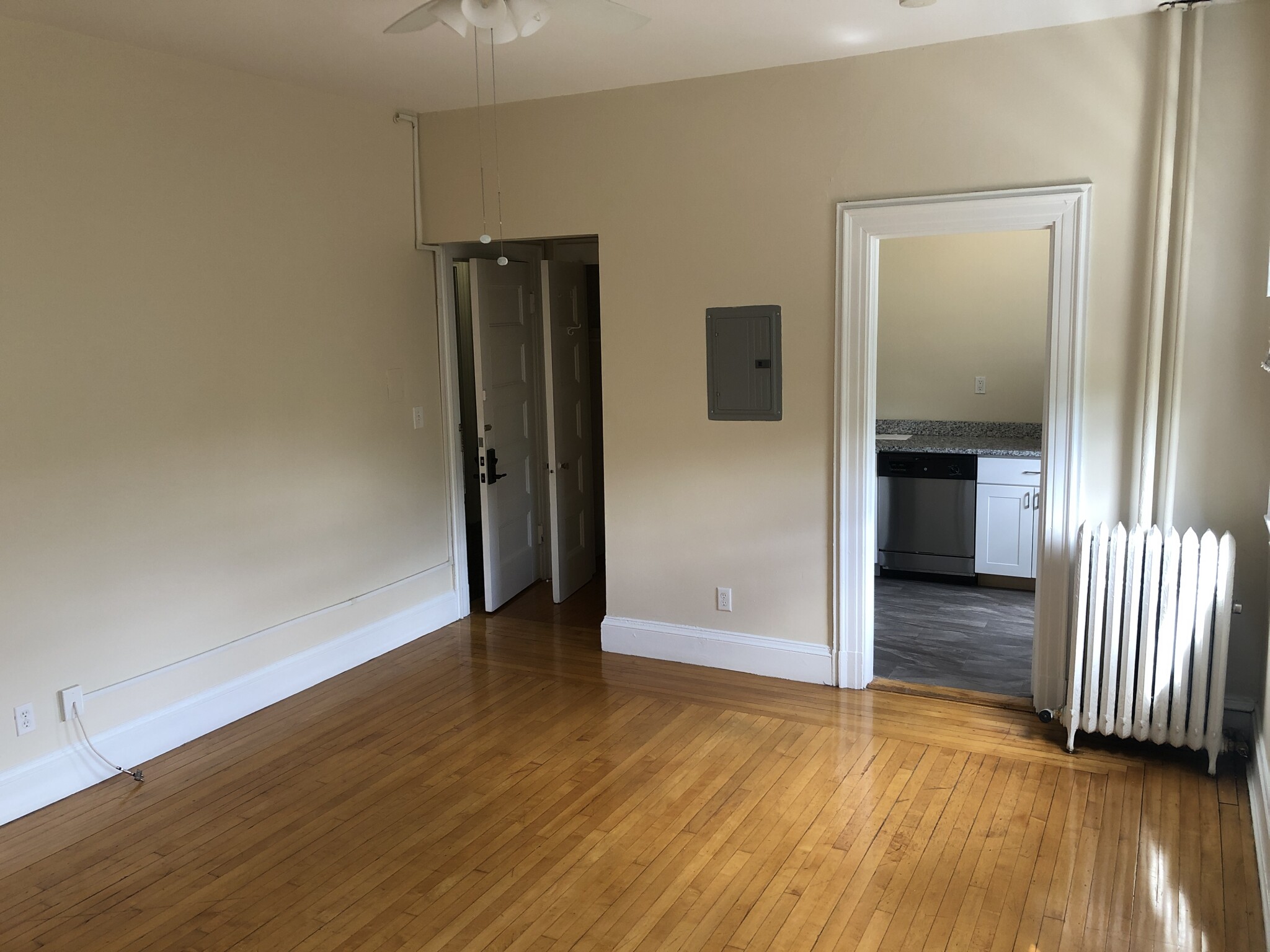 1470 Beacon St, Corey Hill