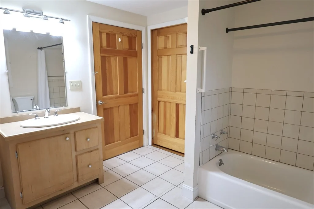 5 Yankee Way, Dartmouth