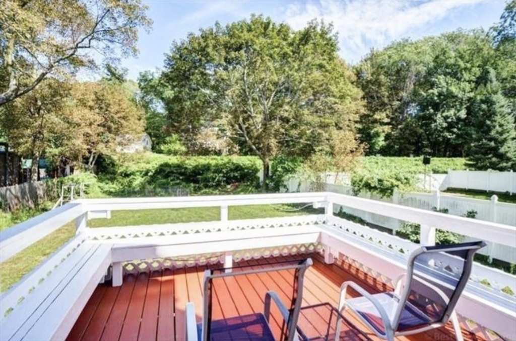 926 Walnut St, Newton Highlands