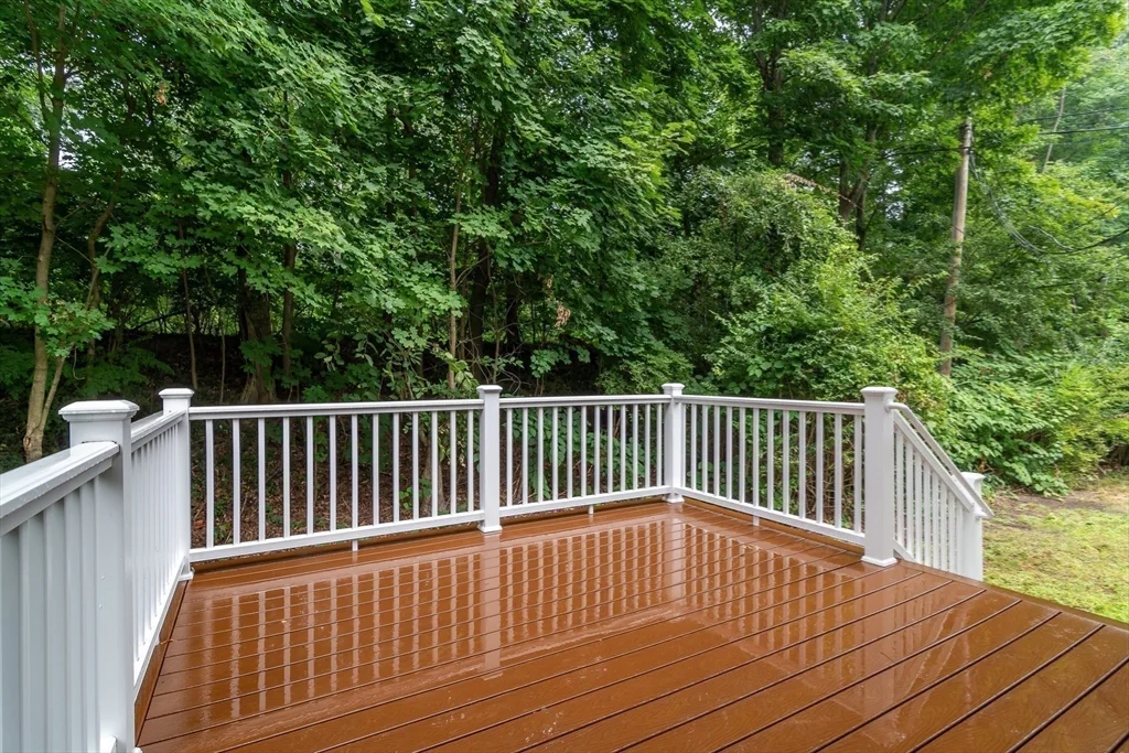 4 Randall Ct, Natick