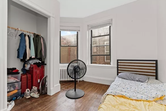 868 Huntington Ave, Coolidge Corner
