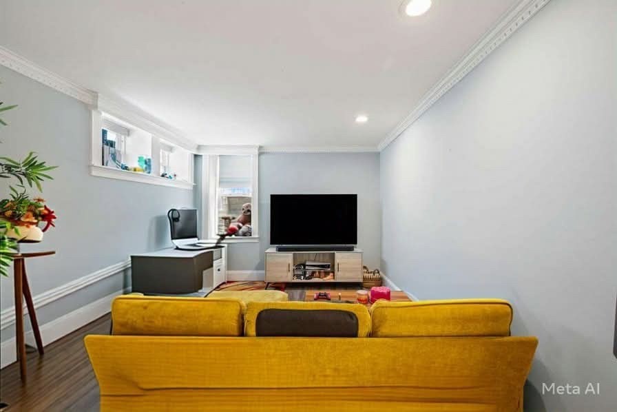 8 Mohawk St, South Boston