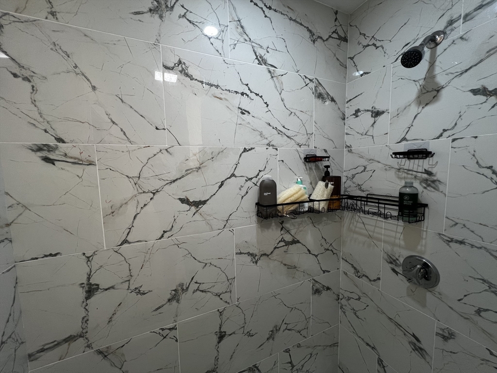 34 Cherokee St, Mission Hill