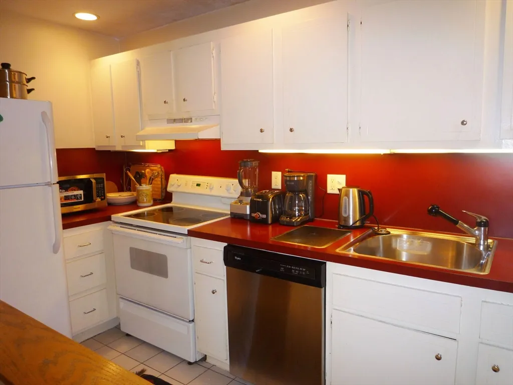 1643 Cambridge St, Mid-Cambridge