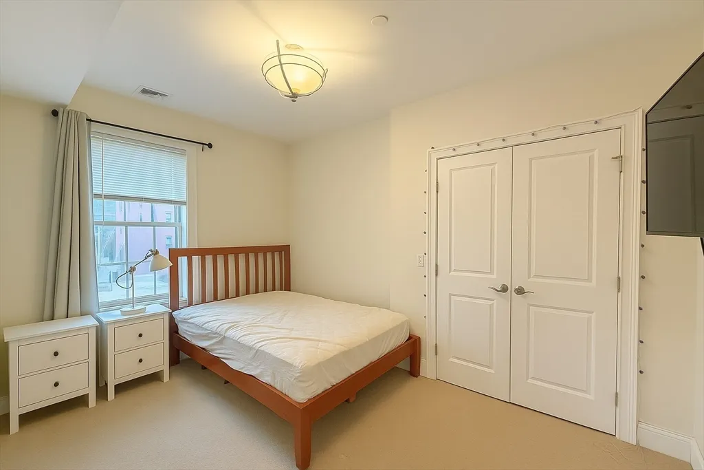 463 Rutherford Ave, Charlestown