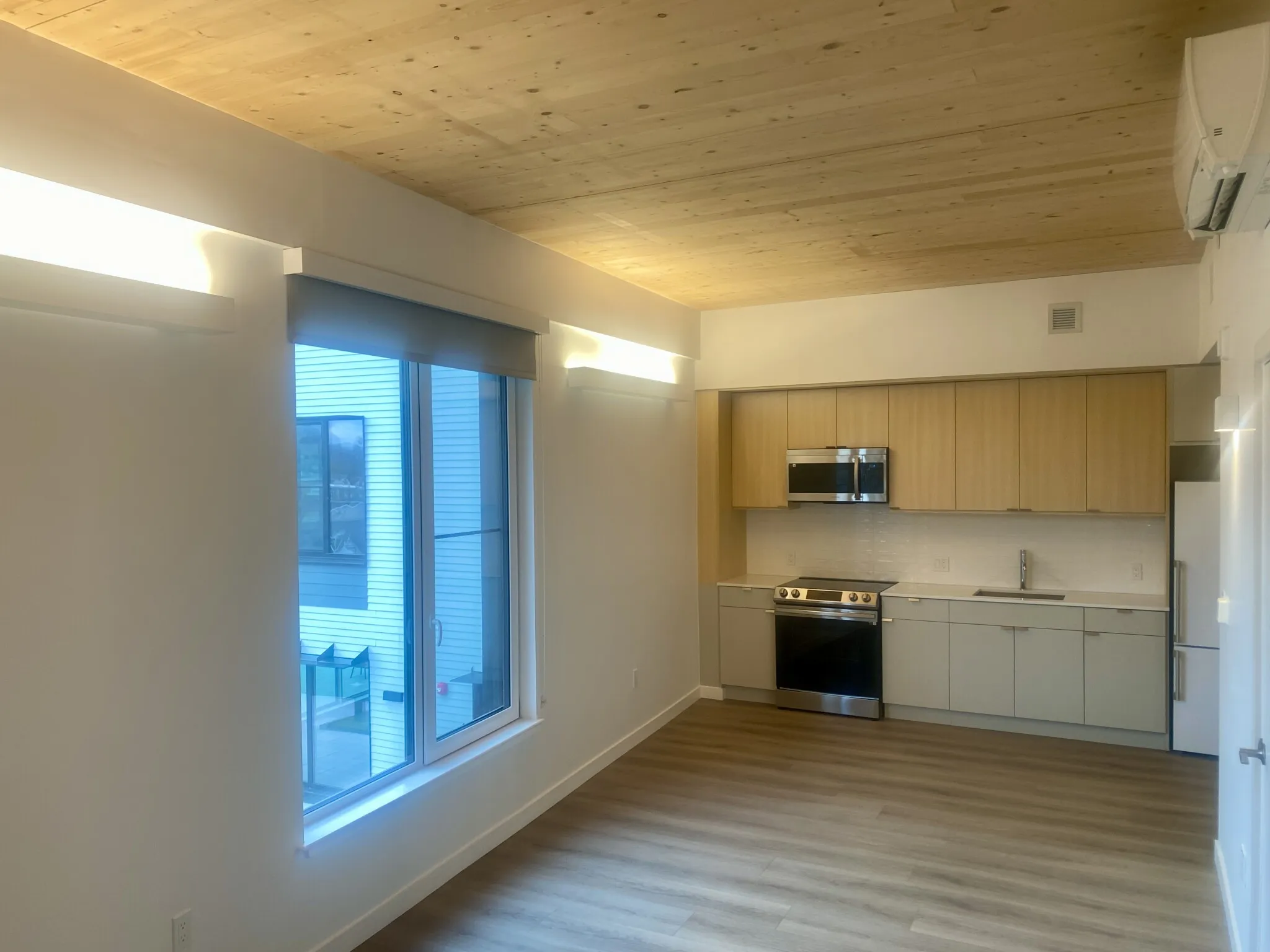 154 Broadway, East Somerville