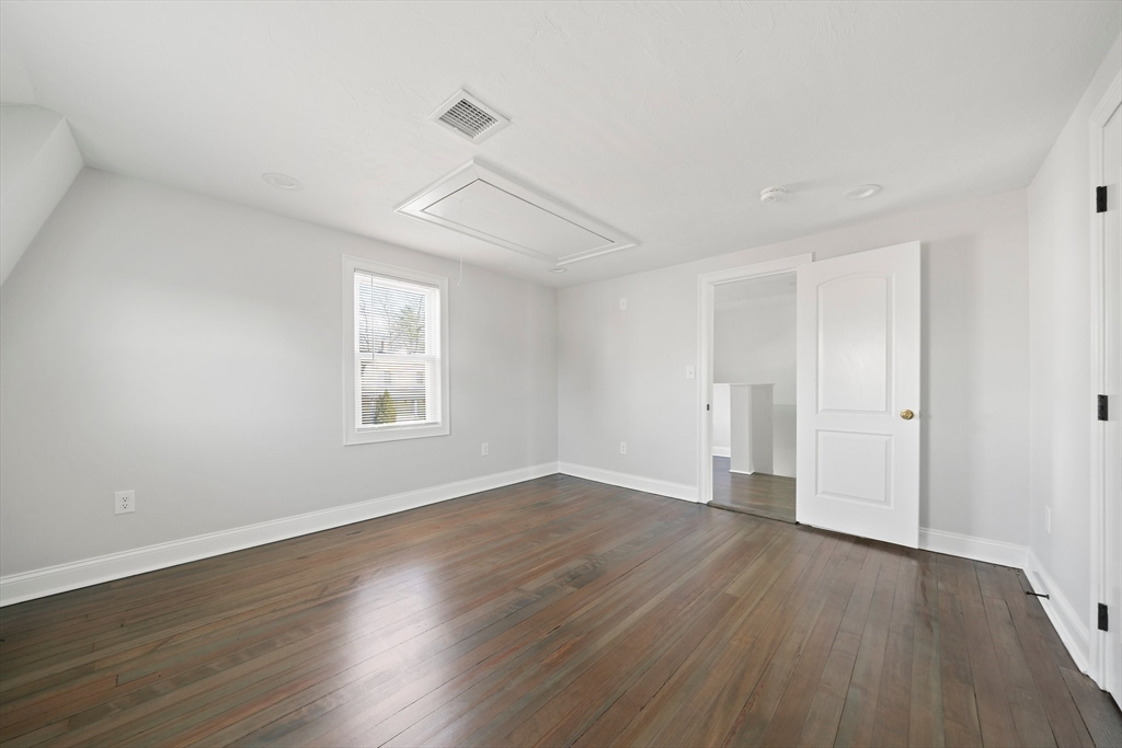 35 Phillips Ave, Stoughton