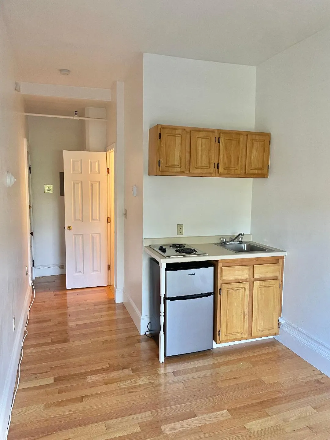 1077 Beacon St, Longwood