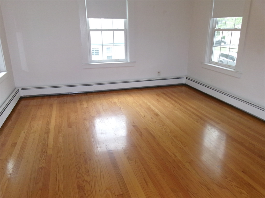 58 Bancroft Park, Hopedale