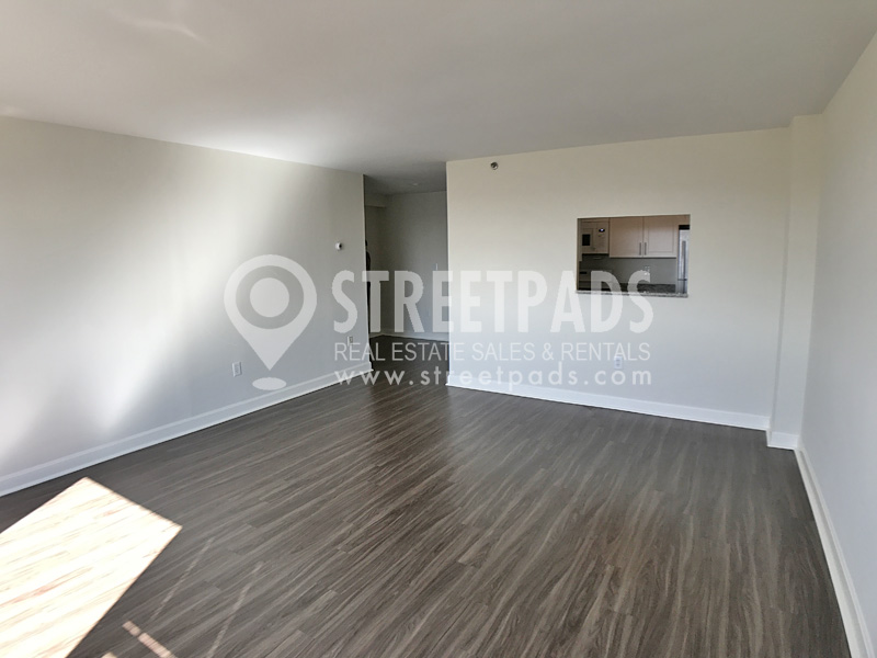 700 Huron Ave, Strawberry Hill