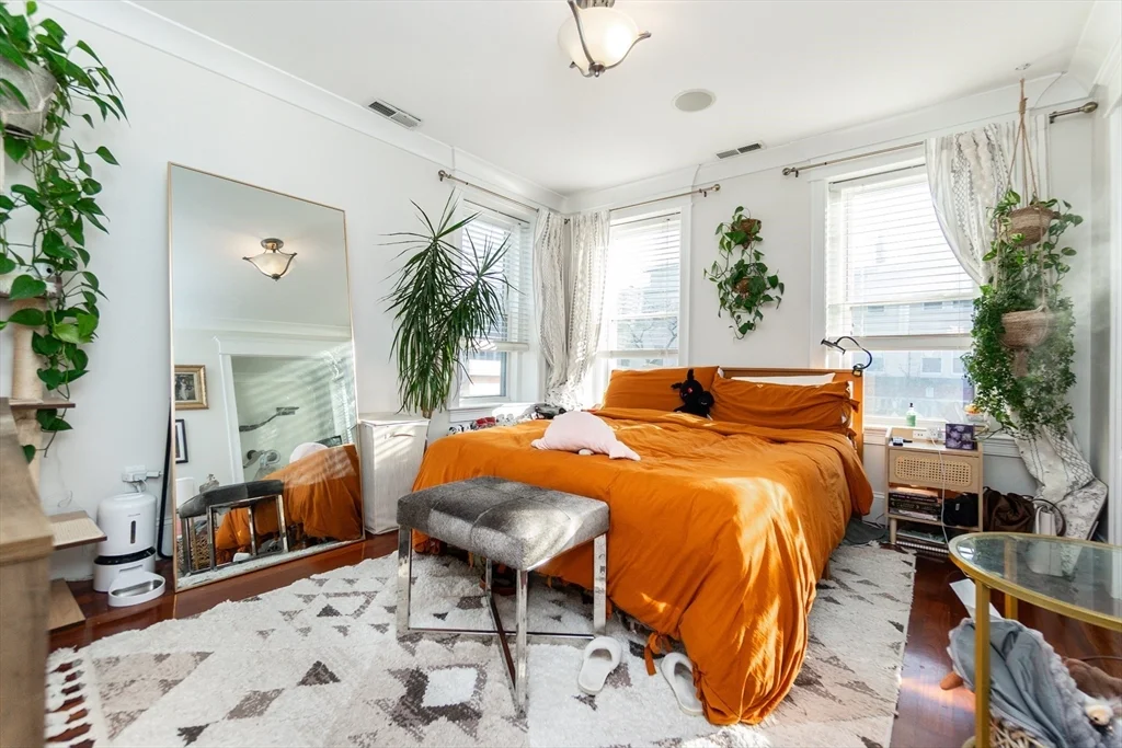 632 E Broadway, South Boston