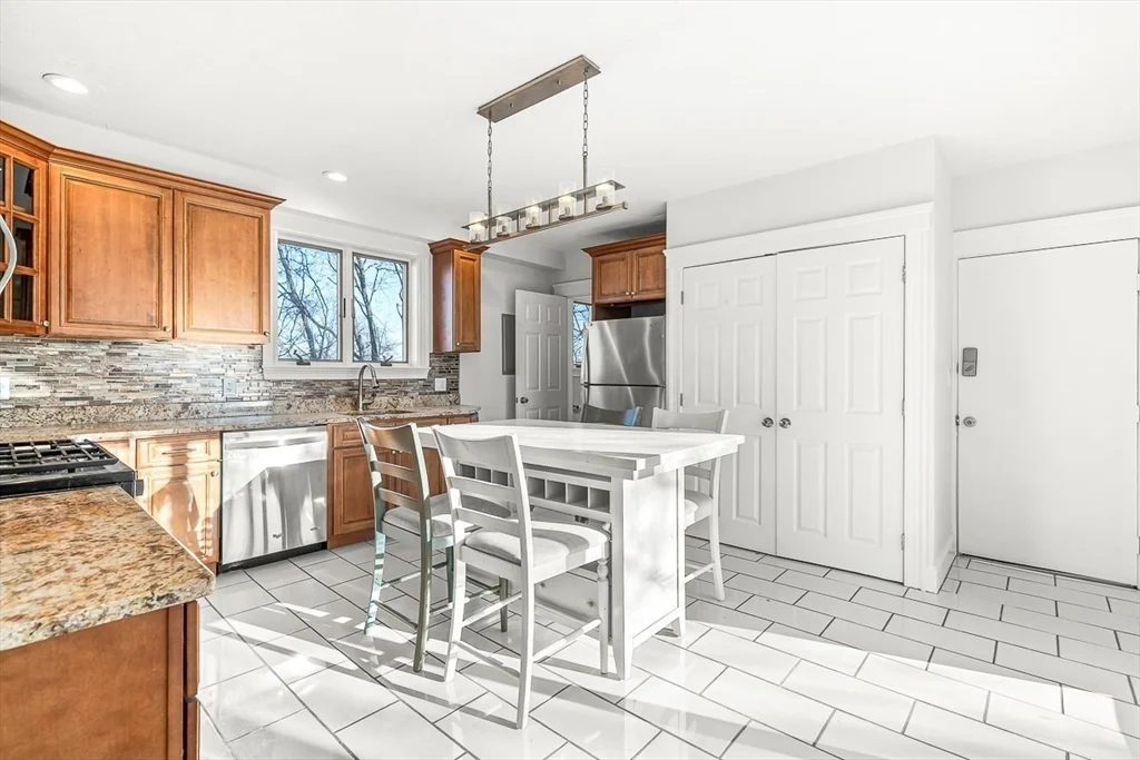 11 Symonds St, Salem