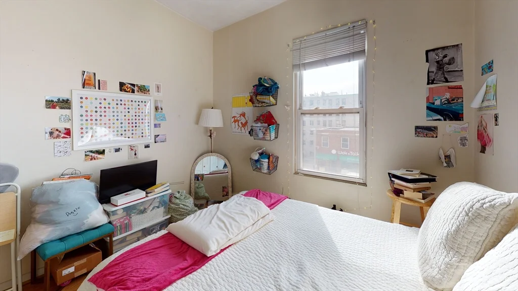 18 South Huntington Ave, Jamaica Plain