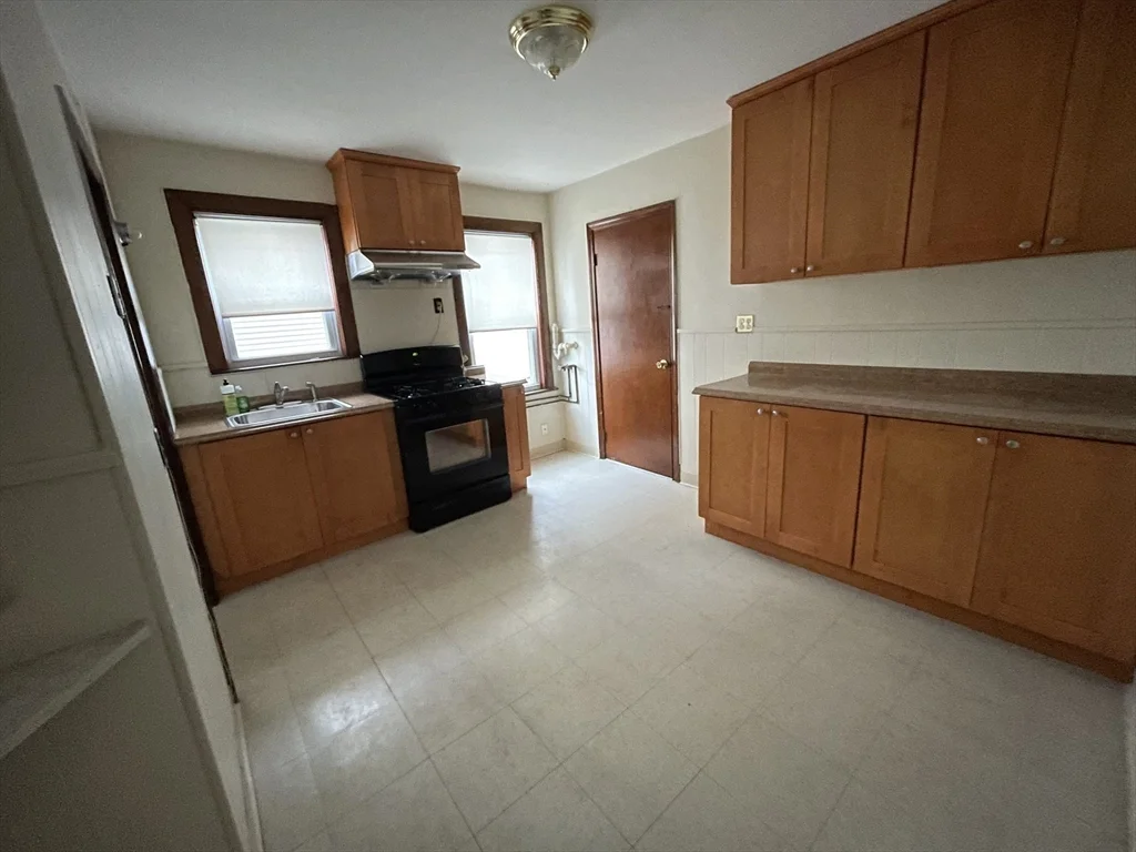 217 Faneuil St, Brighton