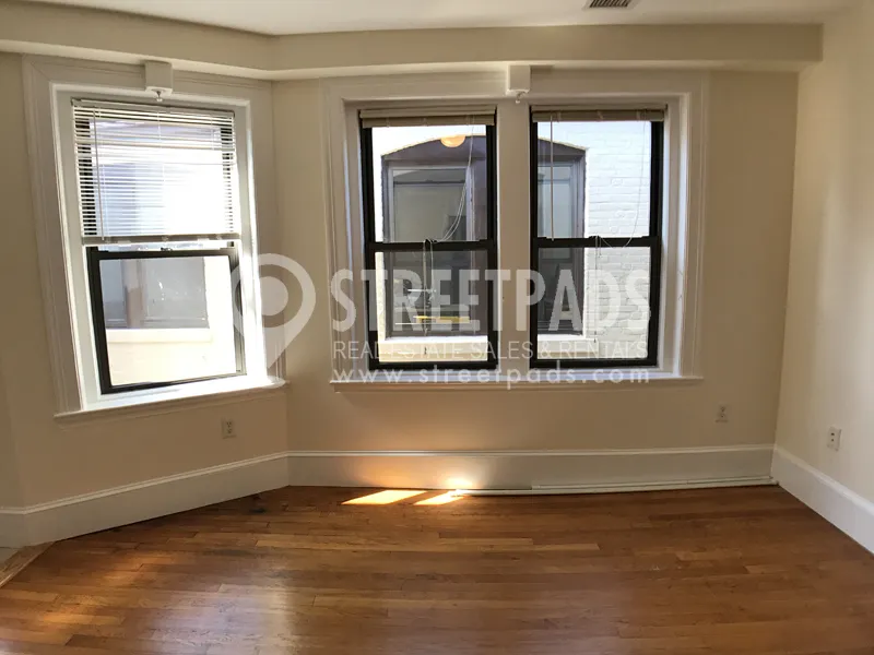 881 Massachusetts Ave, Central Square