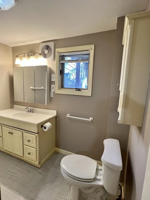 16 Pearl St, North Weymouth