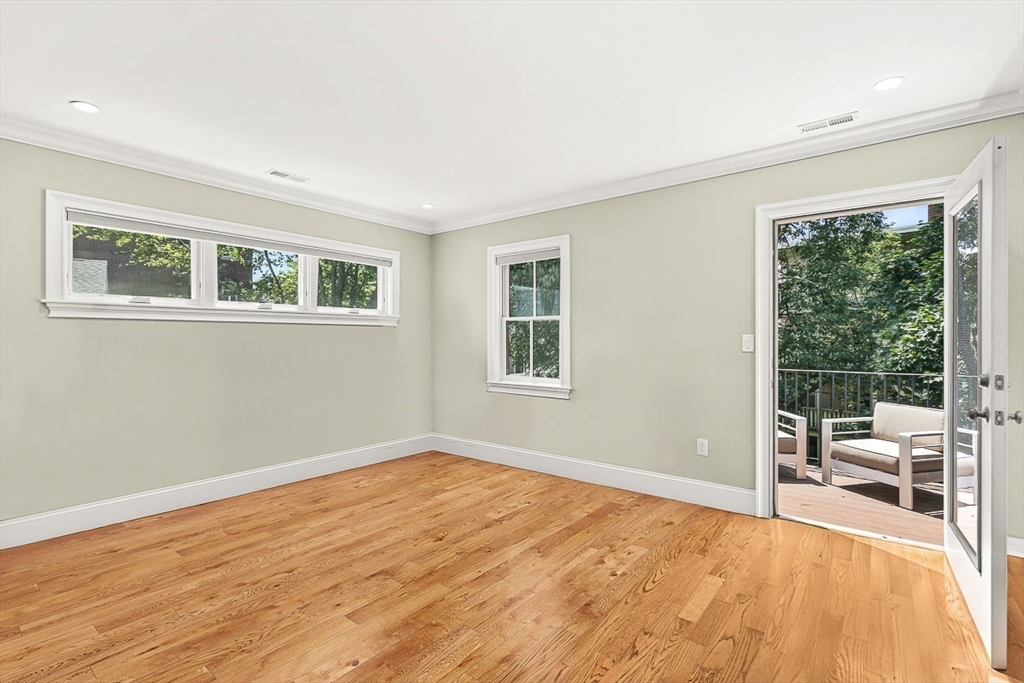 30 Middle St, South Boston