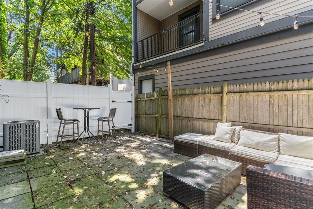 181 W 5th St, South Boston