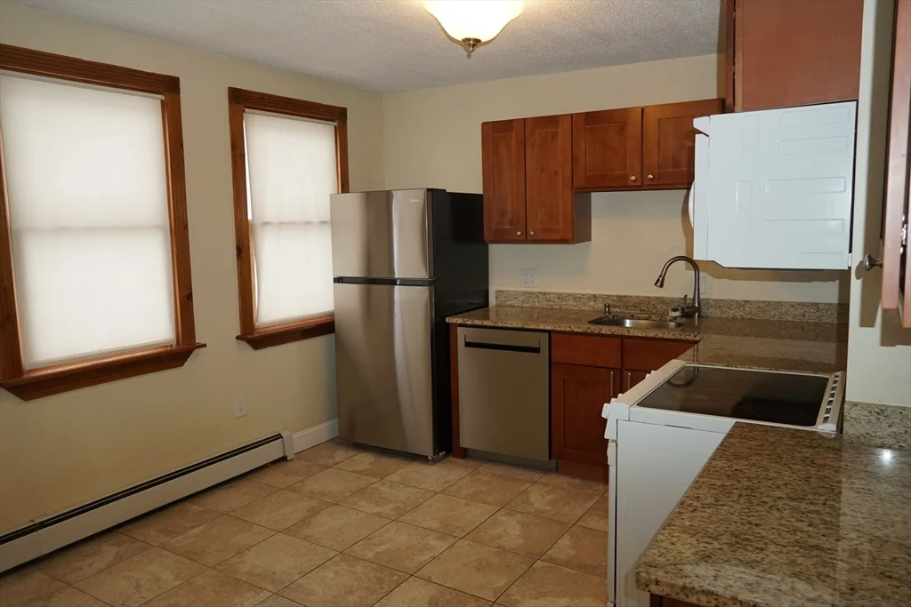 61 Plain St, Taunton