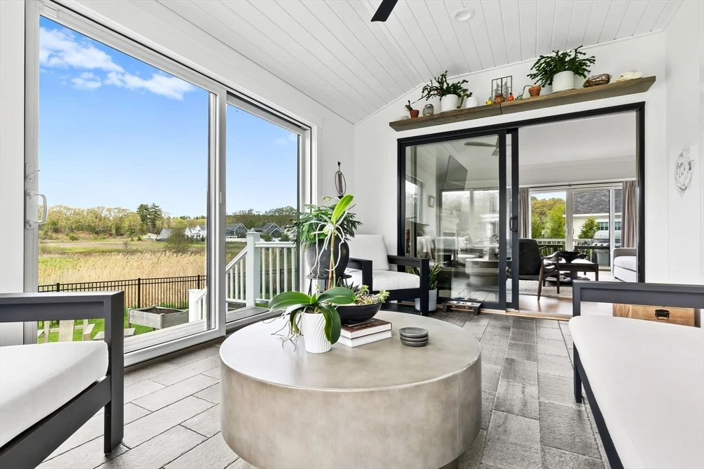 4 Gabaree Ct, Newburyport