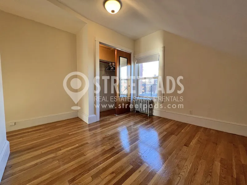 381 Harvard St, Mid-Cambridge