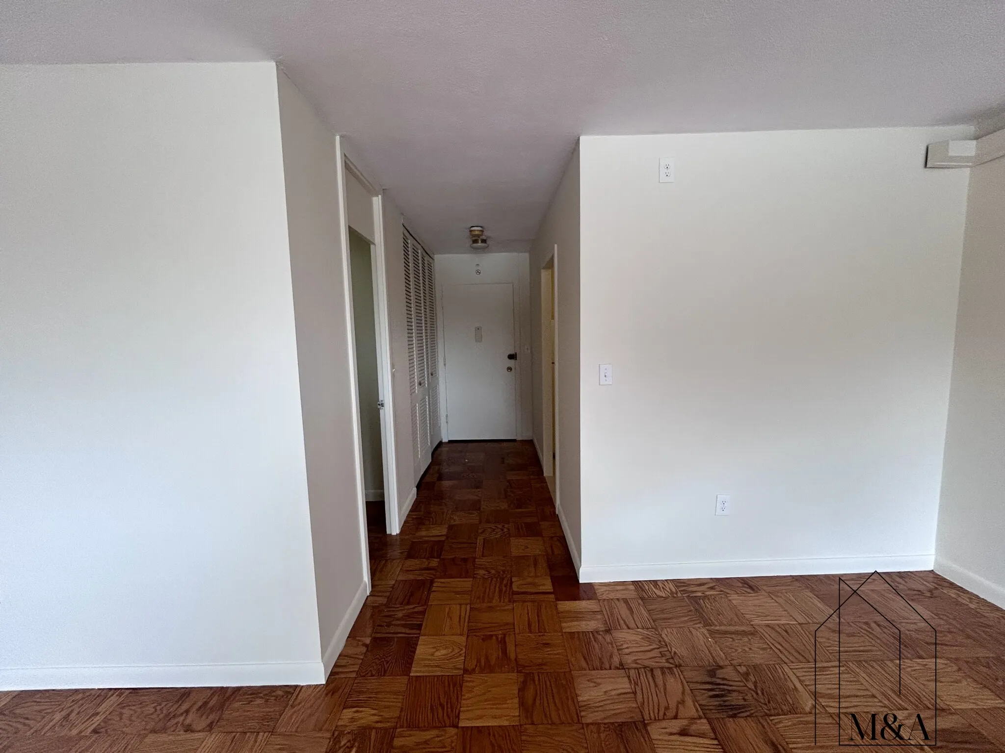 101 Monmouth St, Longwood