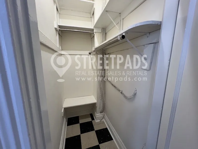 31 Park Dr, Fenway