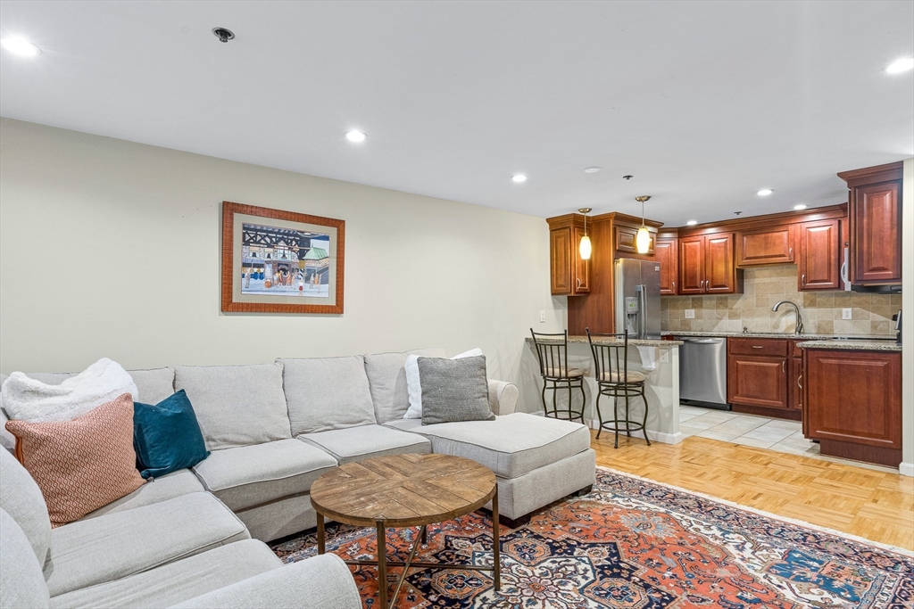 357 Commercial St, North End