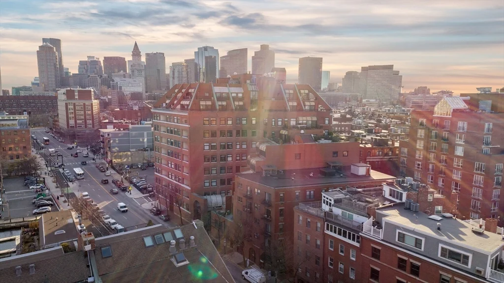 300 Commercial St, Waterfront