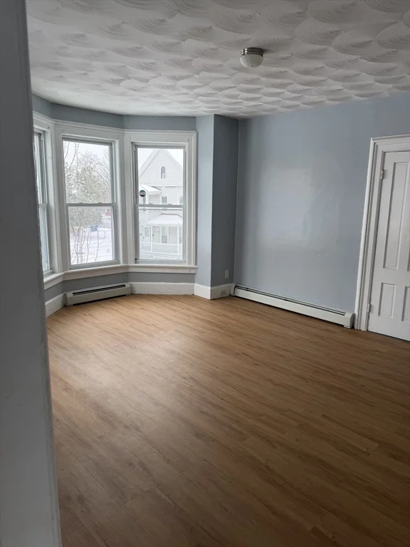 111 Bay, Springfield