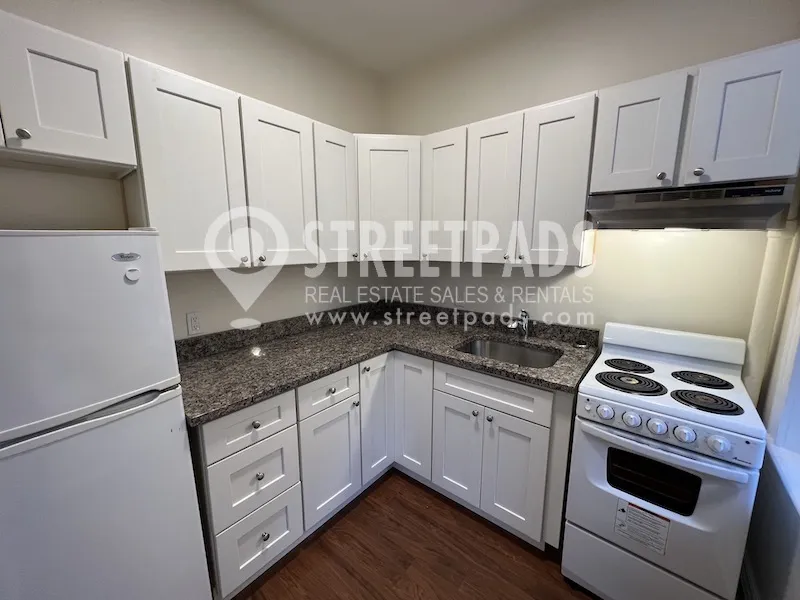 31 Park Dr, Fenway