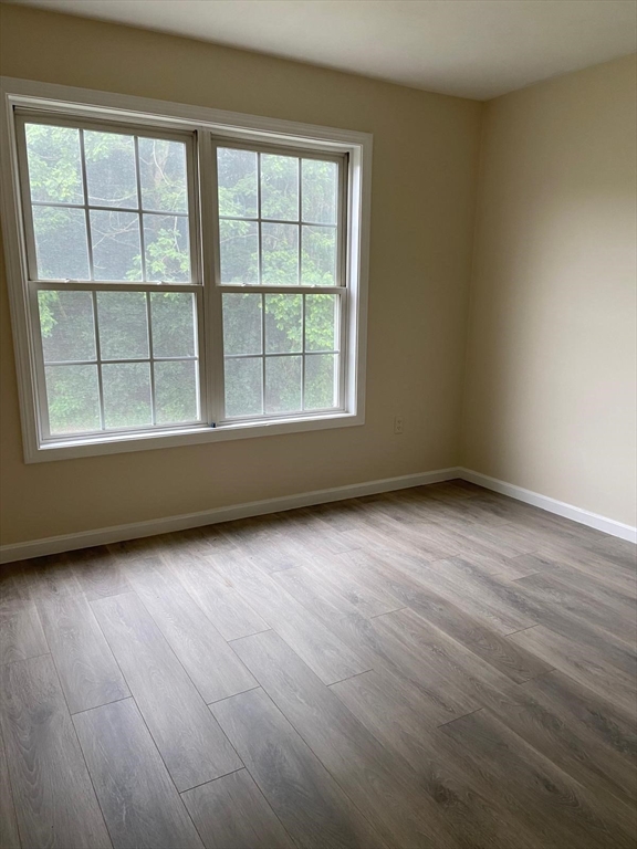 5 Eagle Dr, Shrewsbury