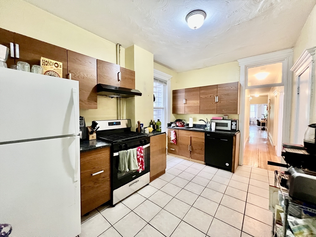 1721 Commonwealth Ave, Brighton