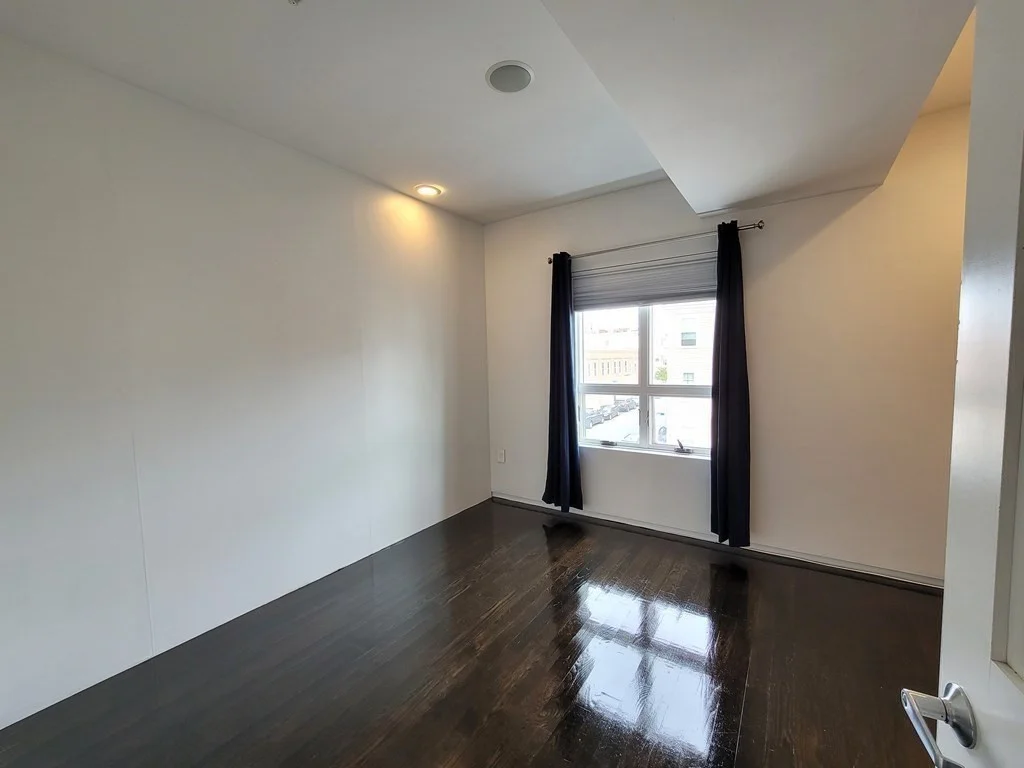 687 E 2nd St, South Boston