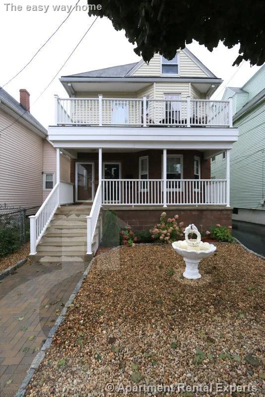 590 Main St, Magoun Square