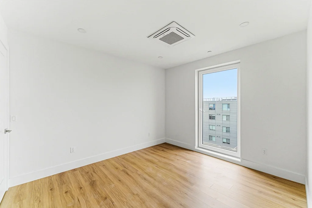 1035 Commonwealth Ave, Allston