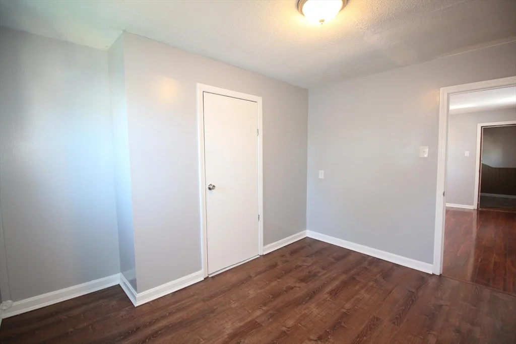 522 Slade T, Fall River