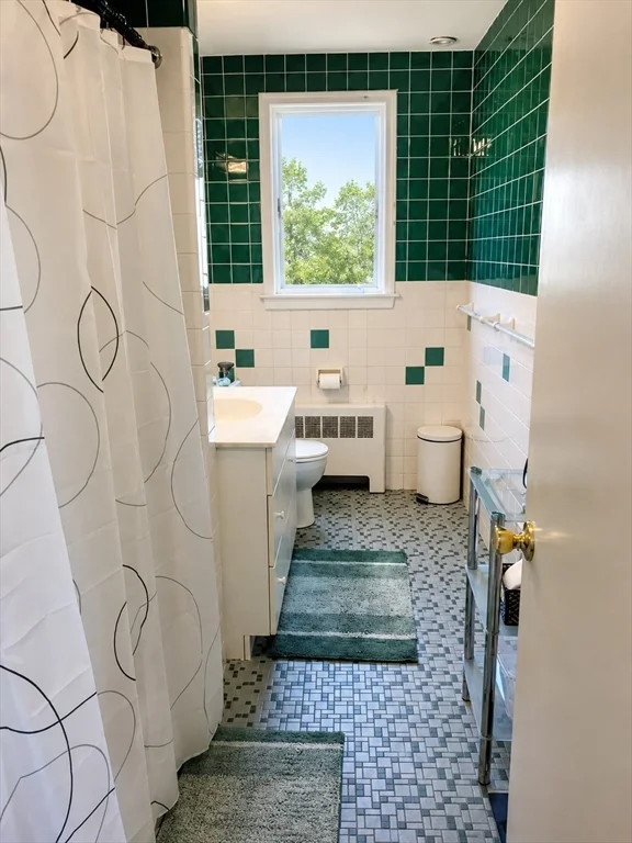 132 Brandeis Rd, Chestnut Hill