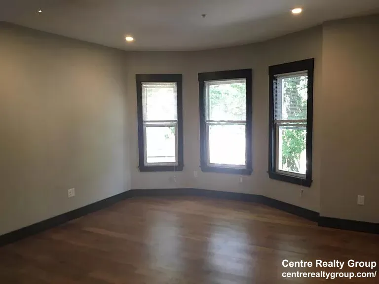 46 Creighton St, Jamaica Plain