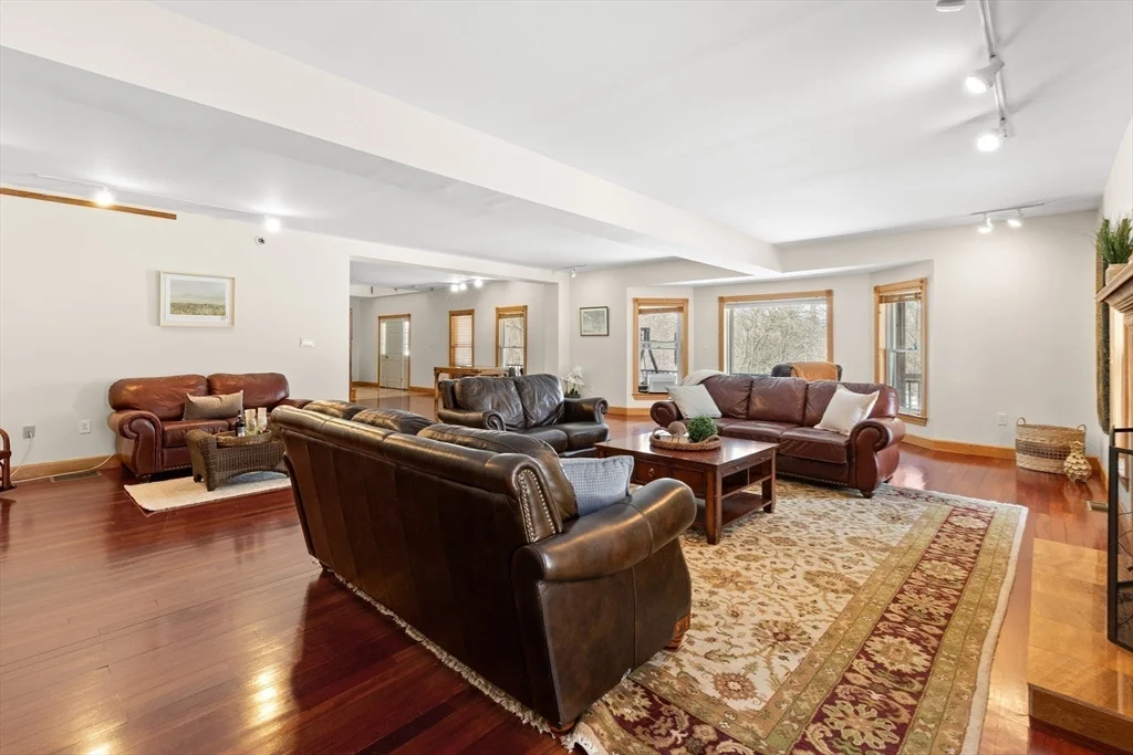 25 Pleasant St, Nahant