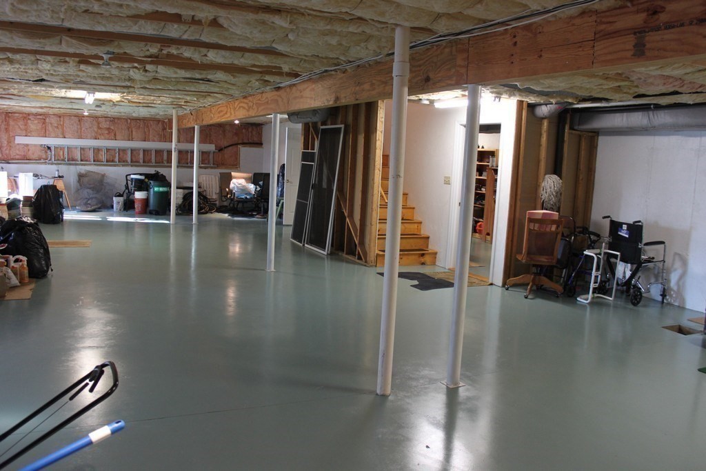 7 Deer Run Dr, Shrewsbury