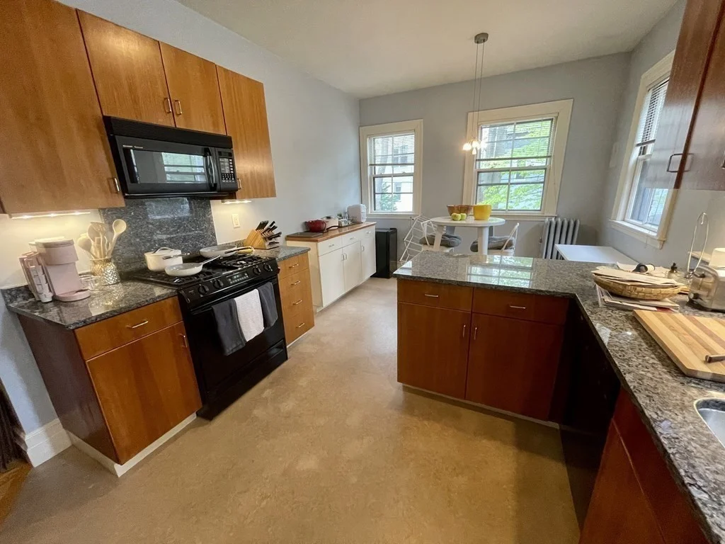 65 Aspinwall Ave, Central Village